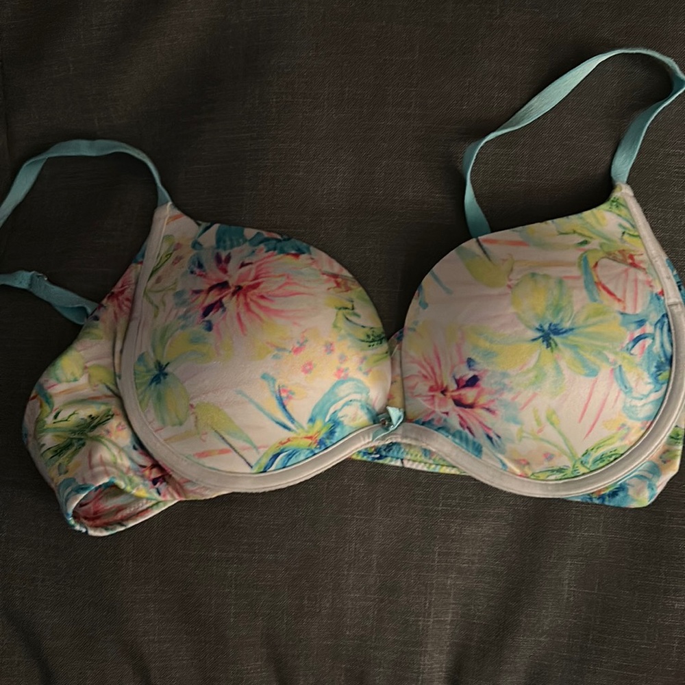 Bra Victoria secret. 36B floral